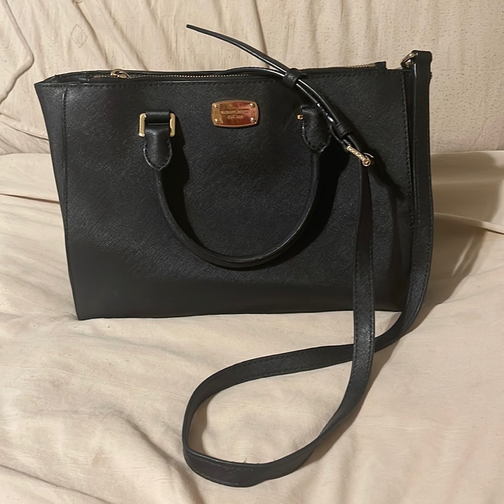 Michael Kors Black medium purse.